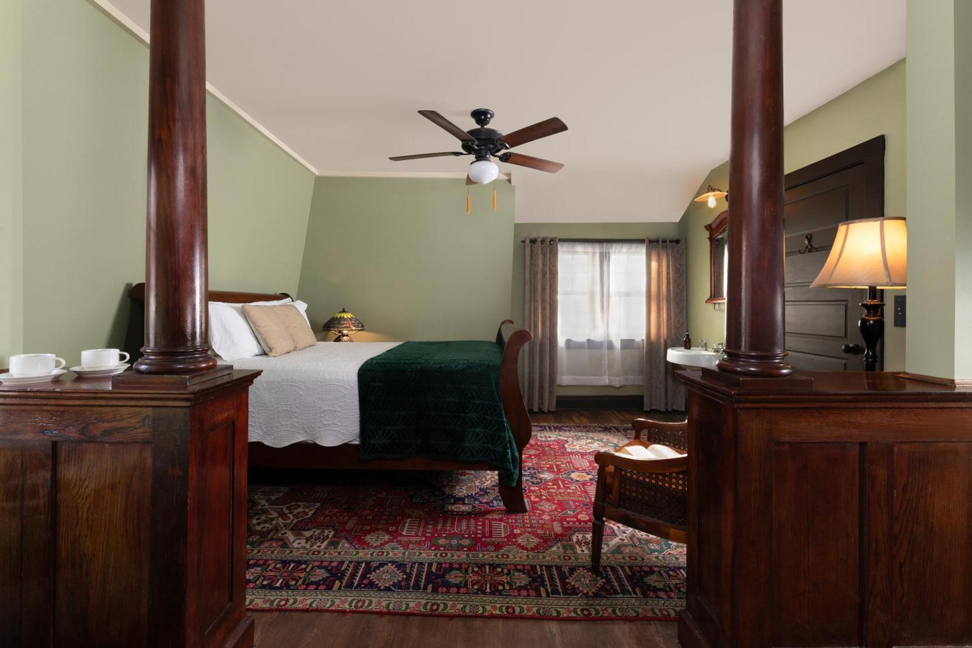 Queen Room
